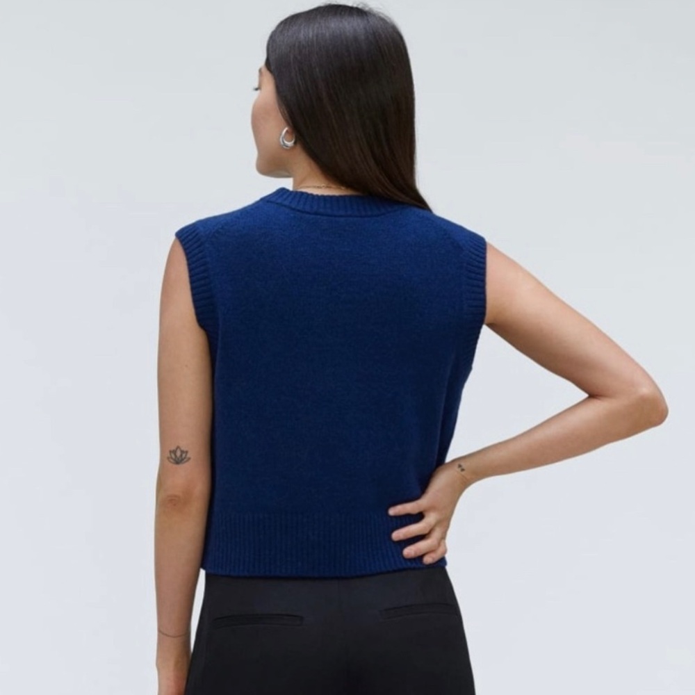 Everlane The Cashmere Vest - Picture 6 of 11